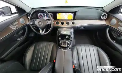 Mercedes-Benz E-Class 2018 2.0 Автомат в Москве № 194087, миниатюра 2