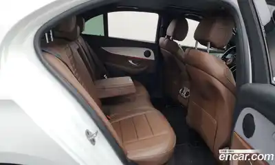 Mercedes-Benz E-Class 2021 2.0 Автомат в Москве № 194538, миниатюра 12