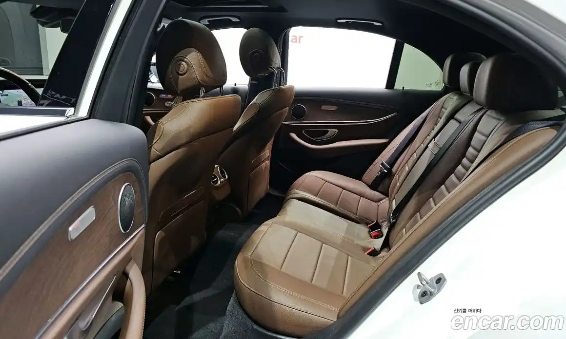 Mercedes-Benz E-Class 2021 2.0 Автомат в Москве № 194691, фото 12