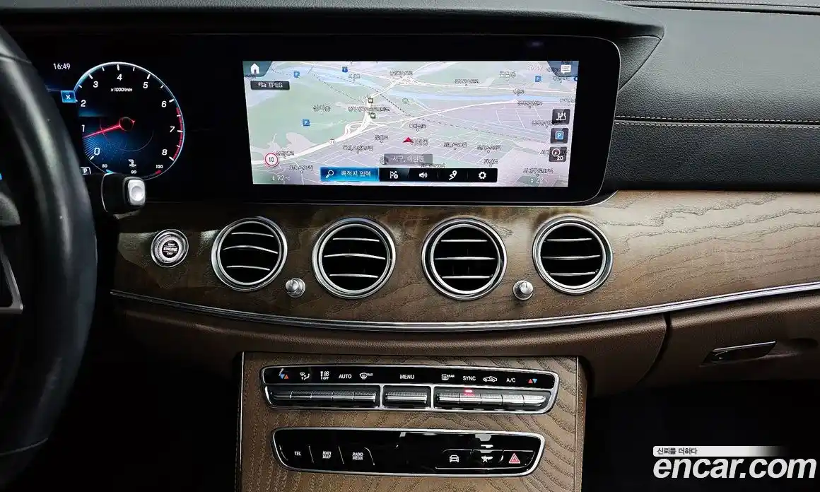 Mercedes-Benz E-Class 2021 2.0 Автомат в Москве № 194691, фото 14