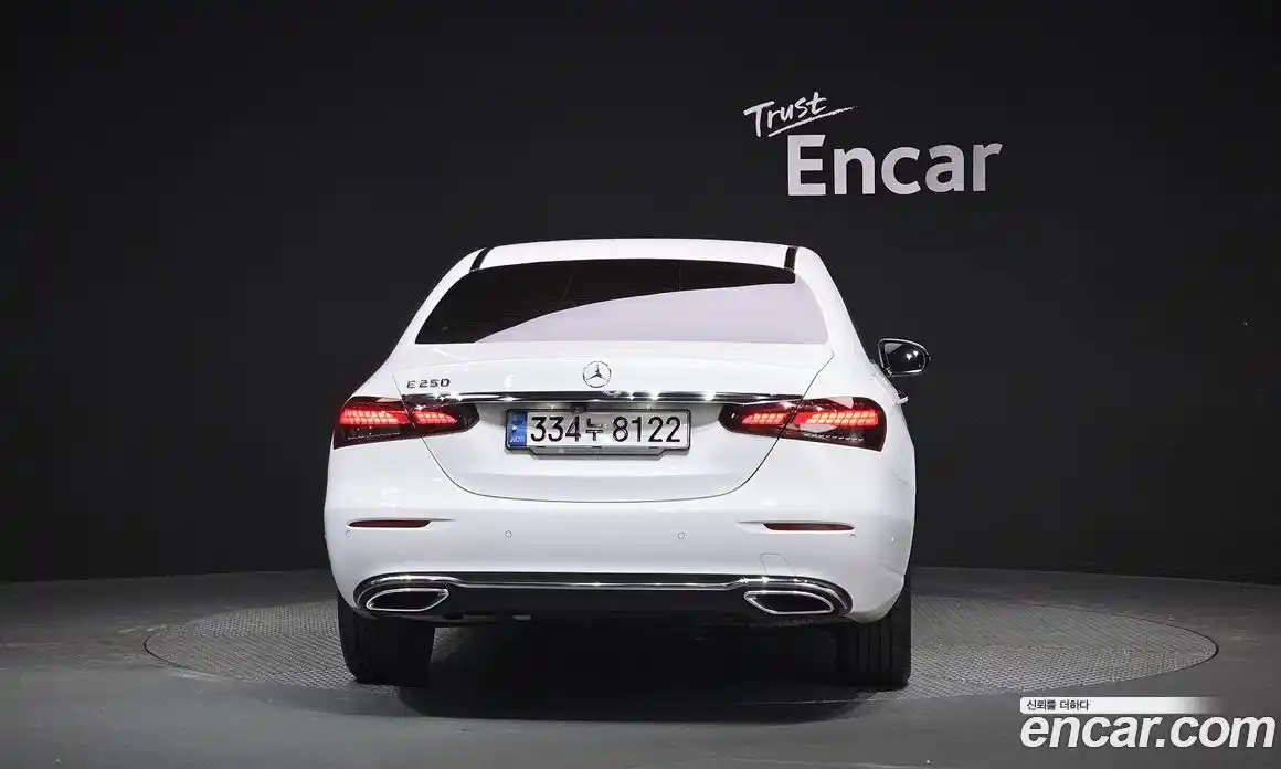 Mercedes-Benz E-Class 2021 2.0 Автомат в Москве № 194691, фото 4