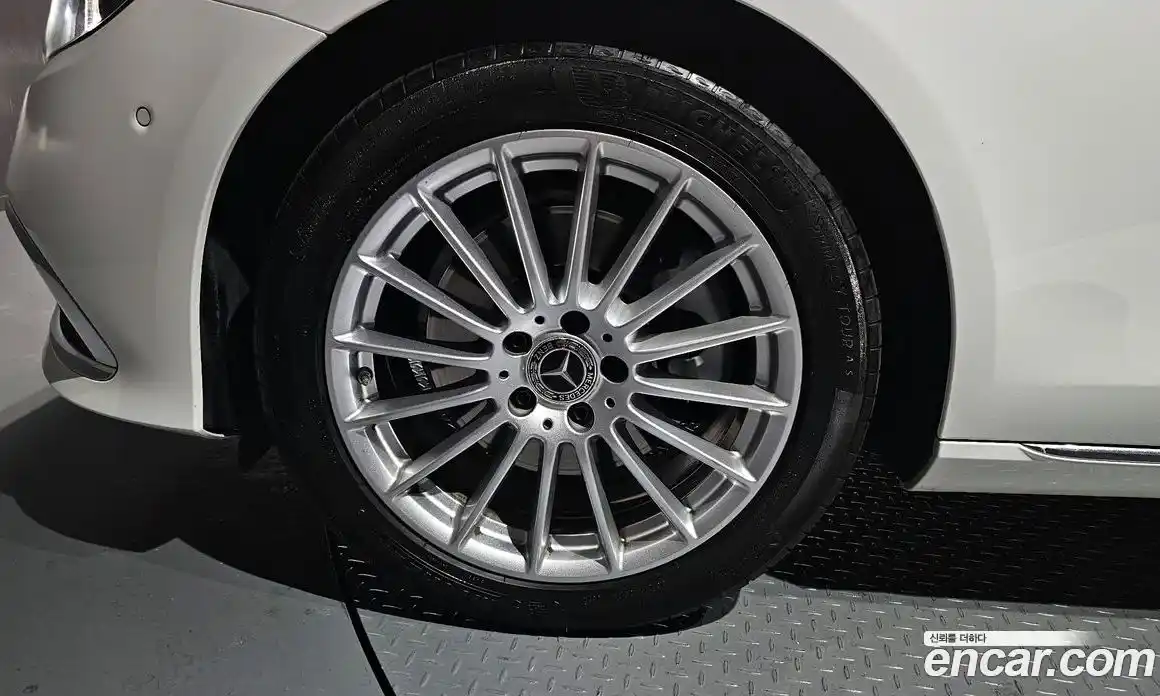 Mercedes-Benz E-Class 2021 2.0 Автомат в Москве № 194691, фото 5