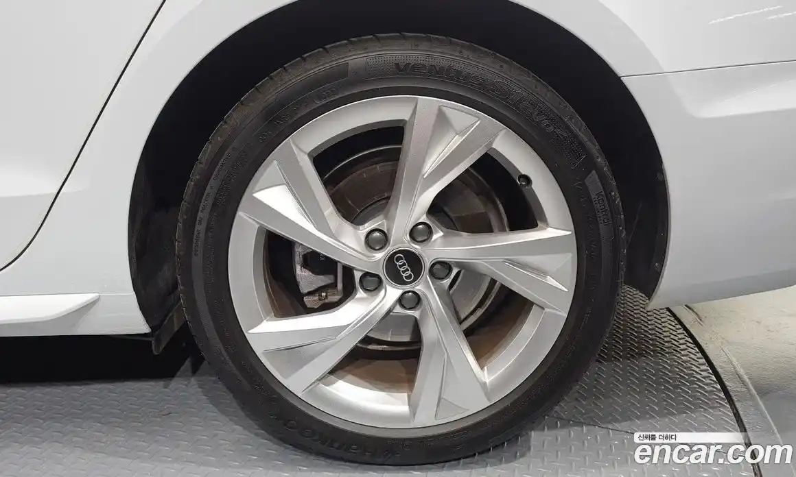 Audi A4 2022 2.0 Автомат в Москве № 195919, фото 5