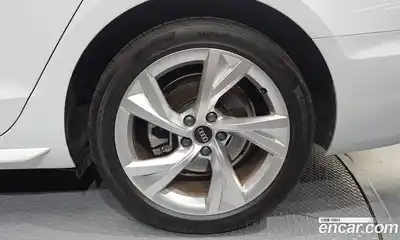 Audi A4 2022 2.0 Автомат в Москве № 195919, миниатюра 5