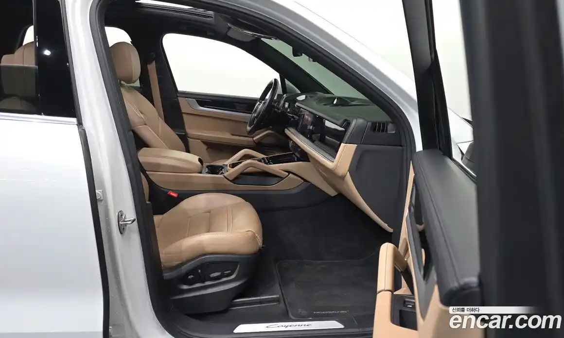 Porsche Cayenne 2024 3.0 Автомат в Москве № 197439, фото 8