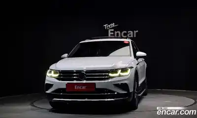 Volkswagen Tiguan 2022 2.0 Автомат в Москве № 198978, миниатюра 3