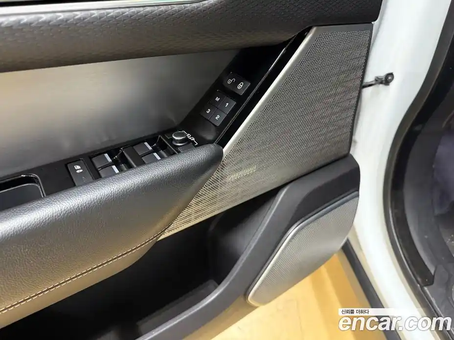 Land Rover Range-Rover Velar 2018 2.0 Автомат в Москве № 200728, фото 11