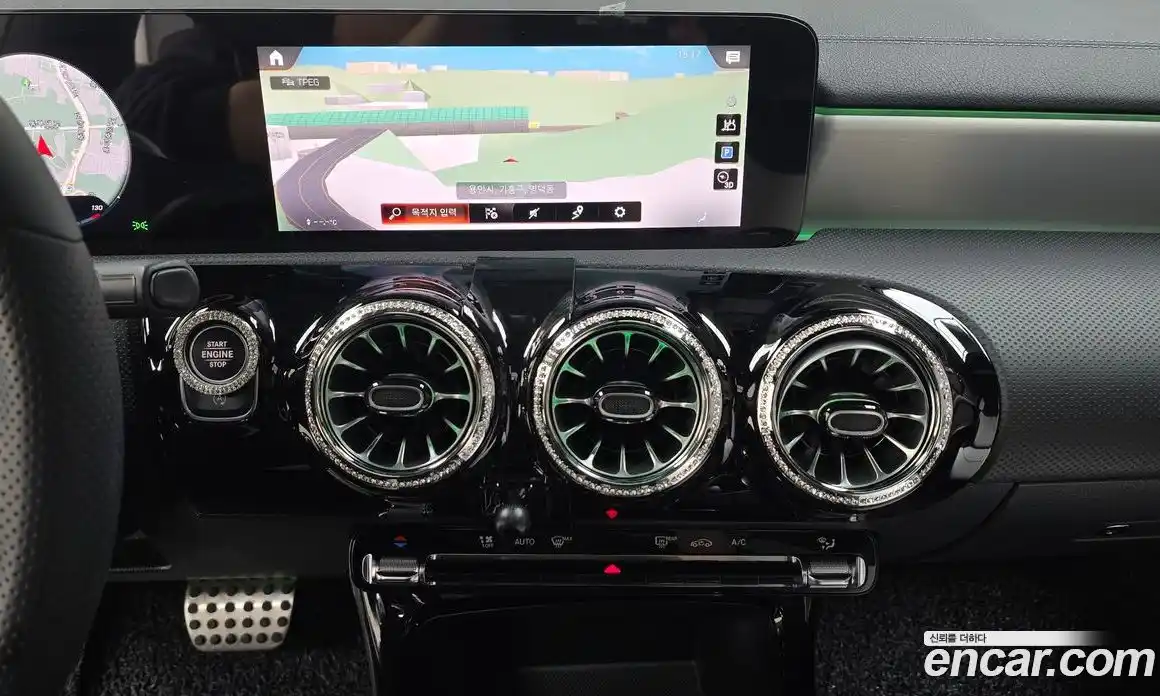 Mercedes-Benz CLA-Class 2023 2.0 Автомат в Москве № 202231, фото 19