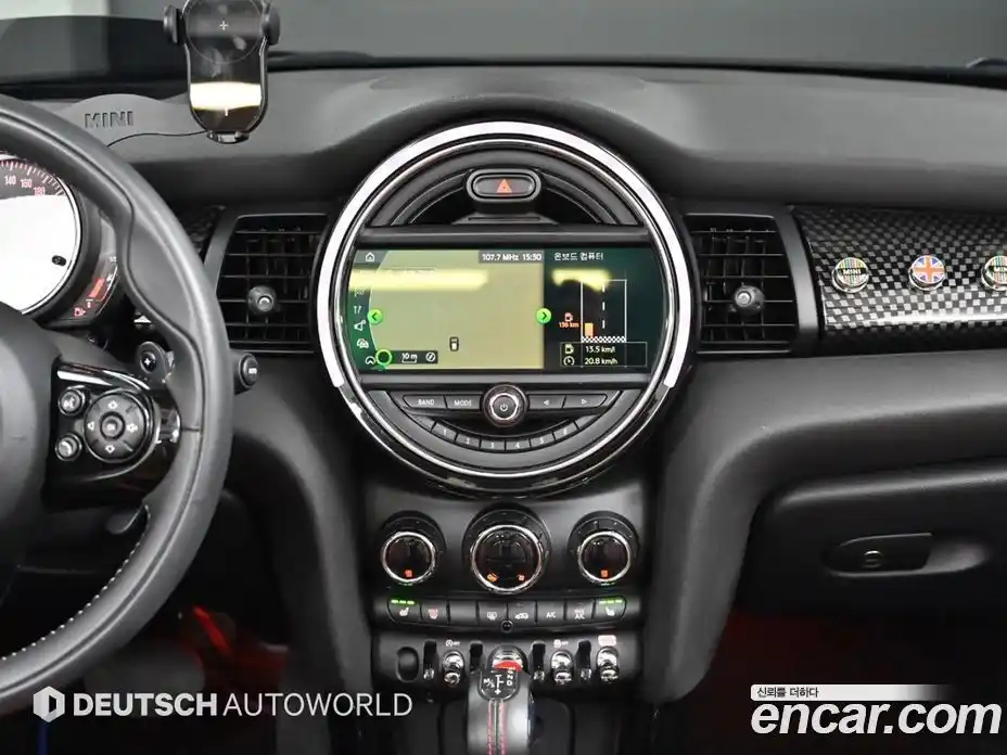 Mini Cooper Convertible 2019 2.0 Автомат в Москве № 208545, фото 14