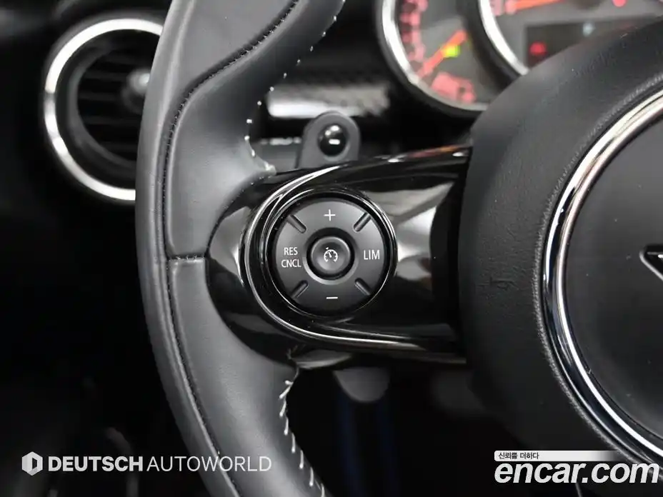 Mini Cooper Convertible 2019 2.0 Автомат в Москве № 208545, фото 17