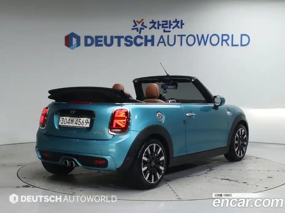 Mini Cooper Convertible 2019 2.0 Автомат в Москве № 208545, фото 2