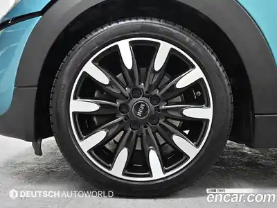 Mini Cooper Convertible 2019 2.0 Автомат в Москве № 208545, миниатюра 5