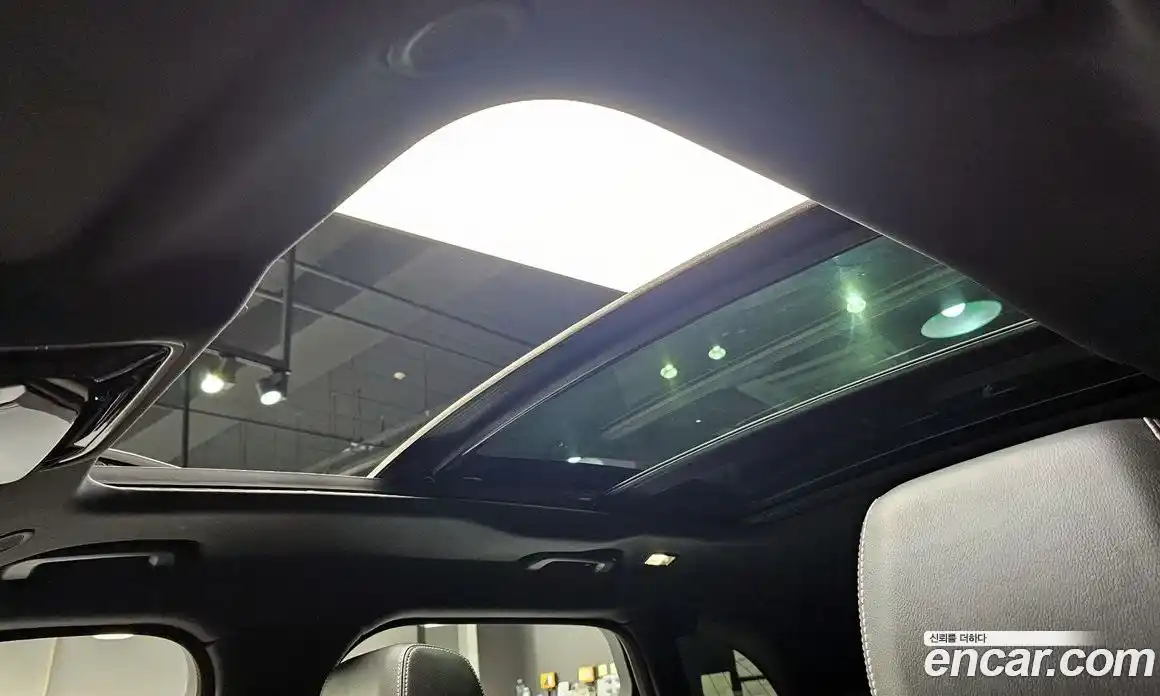 Land Rover Range-Rover Velar 2023 2.0 Автомат в Москве № 213353, фото 20