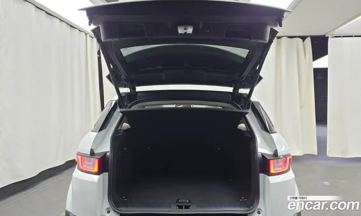 Land Rover Range-Rover Evoque 2016 2.0 Автомат в Москве № 213391, фото 4