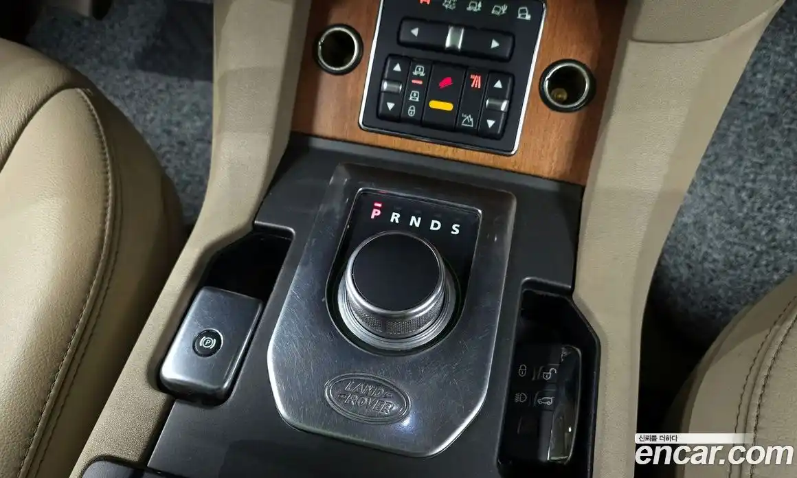 Land Rover Discovery 2013 3.0 Автомат в Москве № 213826, фото 9