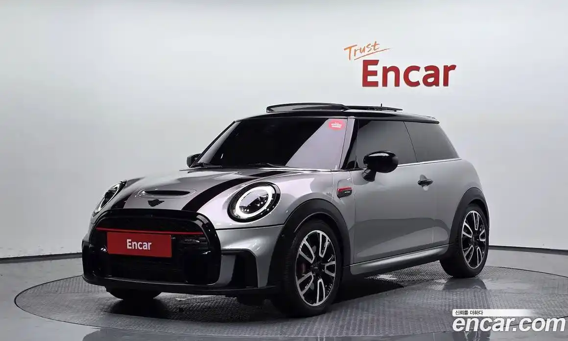 Mini Cooper 2024 2.0 Автомат в Москве № 214237, фото 1