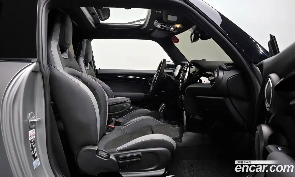 Mini Cooper 2024 2.0 Автомат в Москве № 214237, фото 10