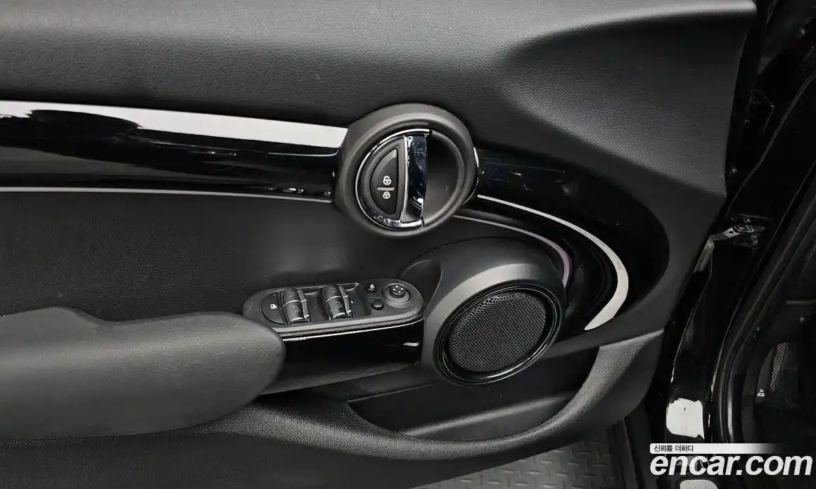 Mini Cooper 2022 2.0 Автомат в Москве № 214279, фото 17