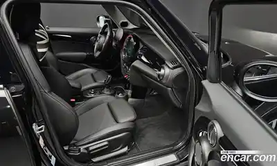 Mini Cooper 2022 2.0 Автомат в Москве № 214279, миниатюра 10