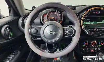 Mini Clubman 2018 2.0 Автомат в Москве № 214378, миниатюра 2