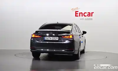 Lexus ES 2024 2.5 Автомат в Москве № 214597, миниатюра 4