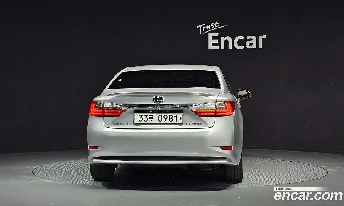 Lexus ES 2016 2.5 Автомат в Москве № 214689, фото 5