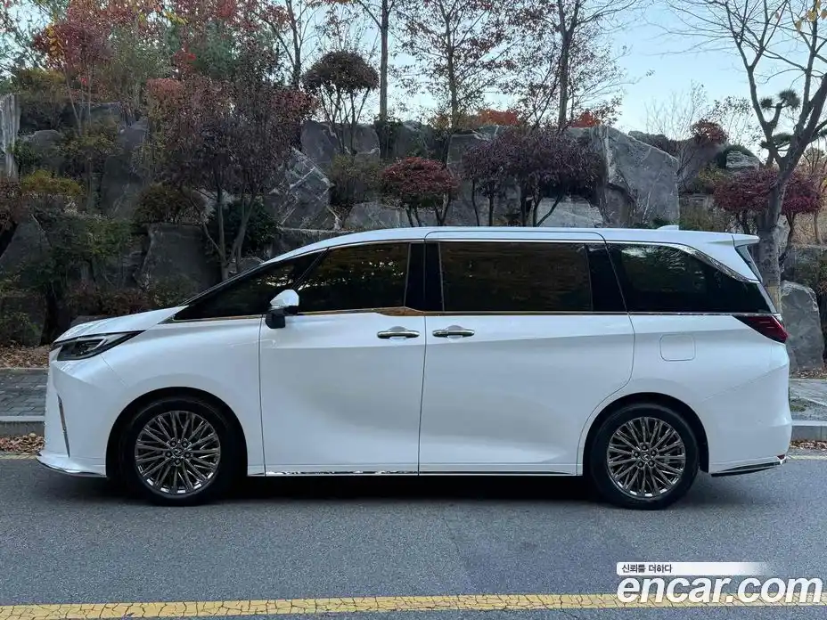 Lexus LM 2025 2.4 Автомат в Москве № 214770, фото 16