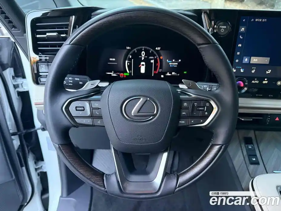 Lexus LM 2025 2.4 Автомат в Москве № 214770, фото 20