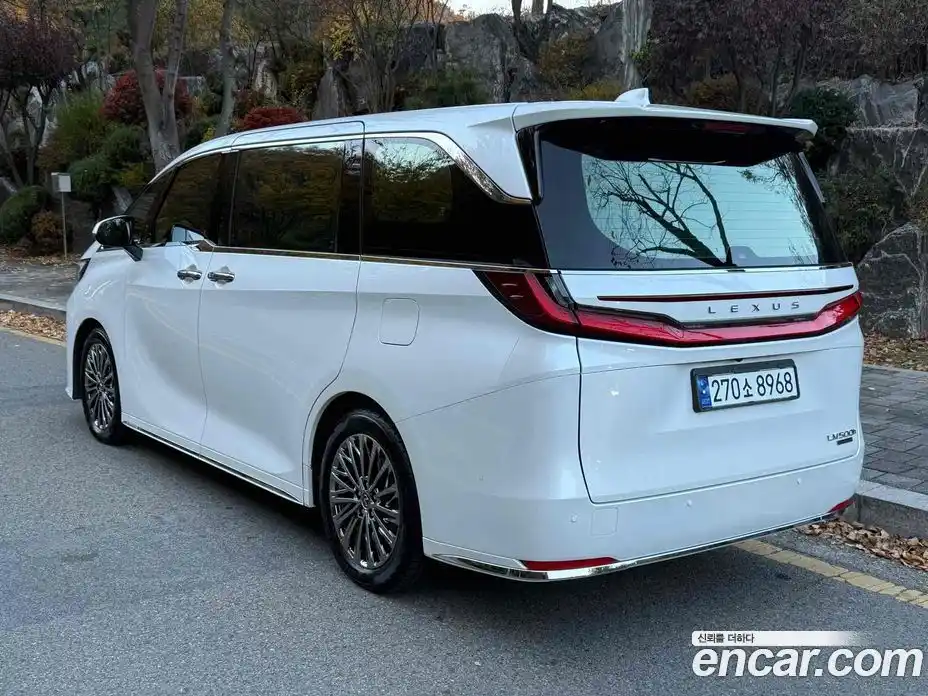 Lexus LM 2025 2.4 Автомат в Москве № 214770, фото 7