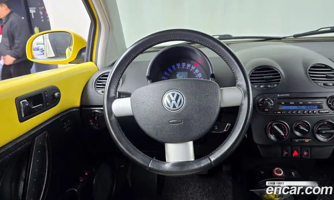 Volkswagen Beatle 2005 2.0 Автомат в Москве № 215159, фото 16