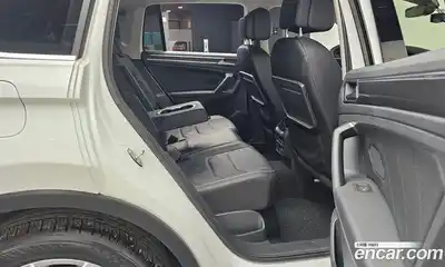 Volkswagen Tiguan 2020 2.0 Автомат в Москве № 215177, миниатюра 12