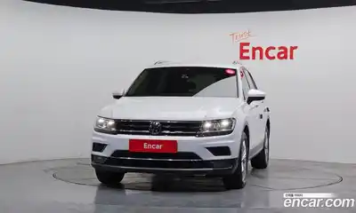 Volkswagen Tiguan 2020 2.0 Автомат в Москве № 215177, миниатюра 3