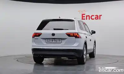 Volkswagen Tiguan 2020 2.0 Автомат в Москве № 215177, миниатюра 4
