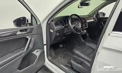 Volkswagen Tiguan 2020 2.0 Автомат в Москве № 215177, миниатюра 10