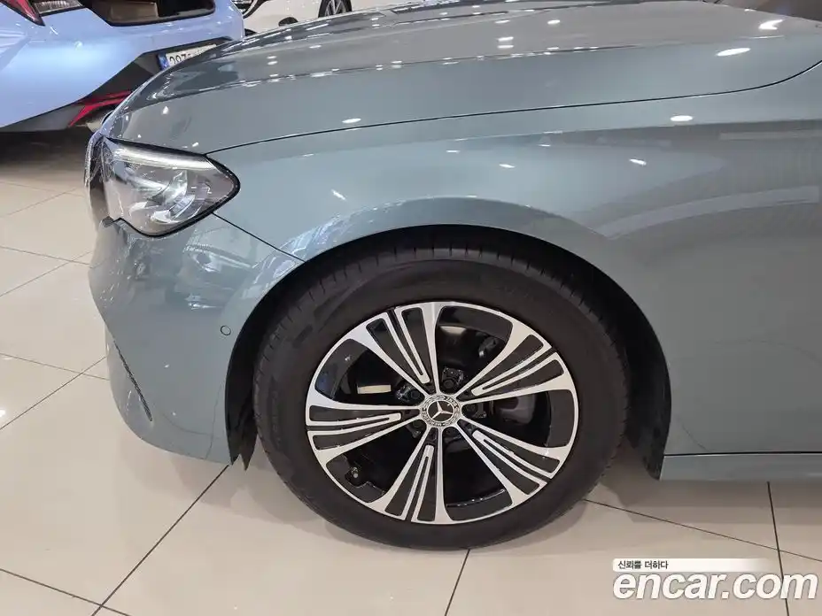 Mercedes-Benz E-Class 2025 2.0 Автомат в Москве № 216057, фото 5