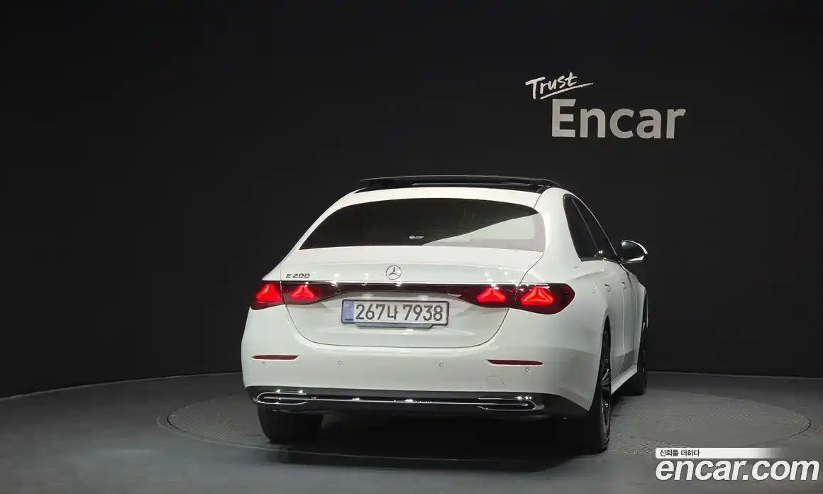 Mercedes-Benz E-Class 2025 2.0 Автомат в Москве № 229352, фото 4