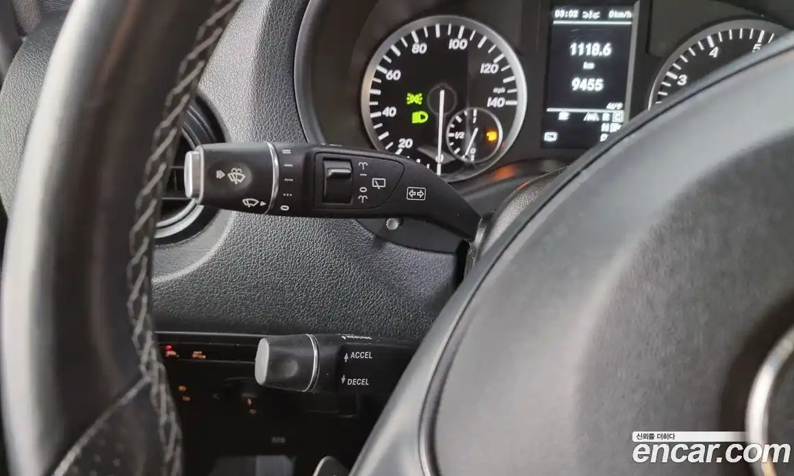 Mercedes-Benz V-Class 2016 2.0 Автомат в Москве № 229418, фото 19