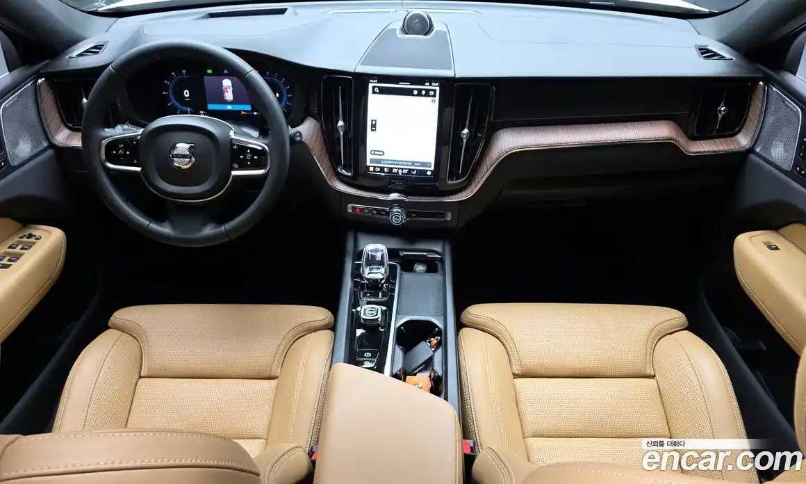 Volvo XC60 2024 2.0 Автомат в Москве № 230389, фото 5