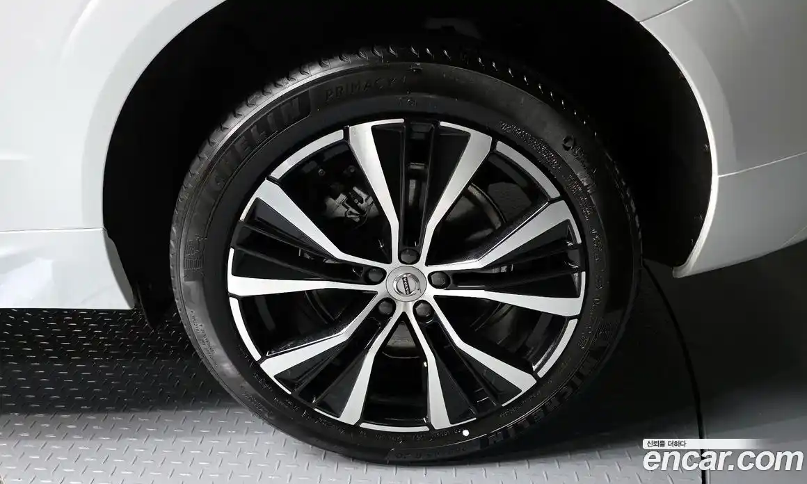 Volvo XC60 2024 2.0 Автомат в Москве № 230389, фото 6