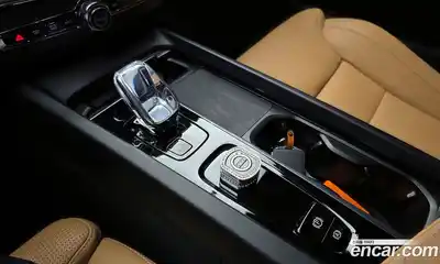 Volvo XC60 2024 2.0 Автомат в Москве № 230389, миниатюра 10