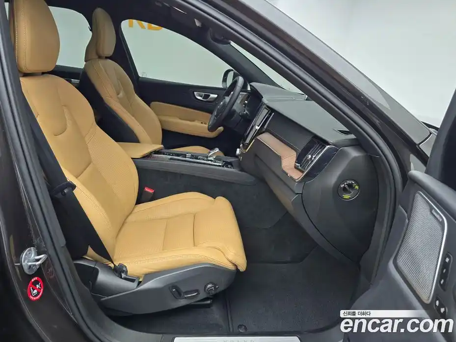 Volvo XC60 2024 2.0 Автомат в Москве № 230869, фото 11