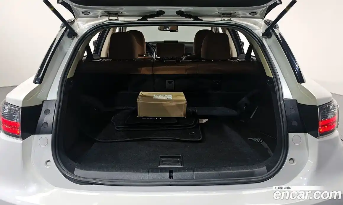 Lexus CT200h 2015 1.8 Автомат в Москве № 232035, фото 20