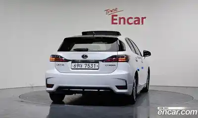 Lexus CT200h 2015 1.8 Автомат в Москве № 232035, миниатюра 4