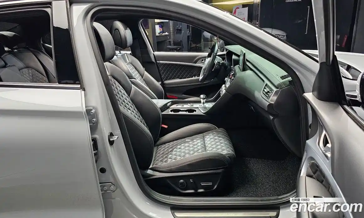 Genesis G70 2018 2.0 Автомат в Москве № 25799, фото 9