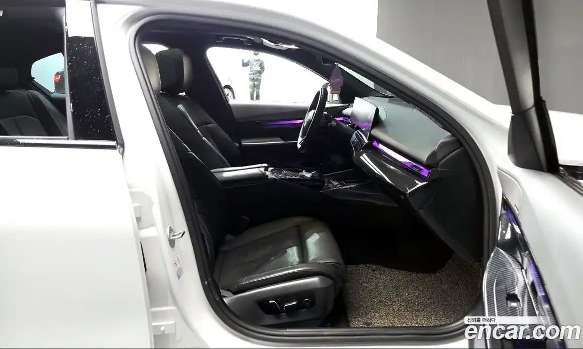 BMW 5-Series 2024 2.0 Автомат в Москве № 280337, фото 11