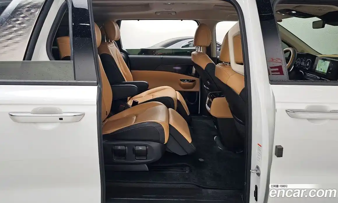 Kia Canival 2023 2.2 Автомат в Москве № 287762, фото 13