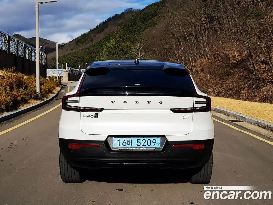 Volvo C40 2022 0.2 Автомат в Москве № 293972, фото 5