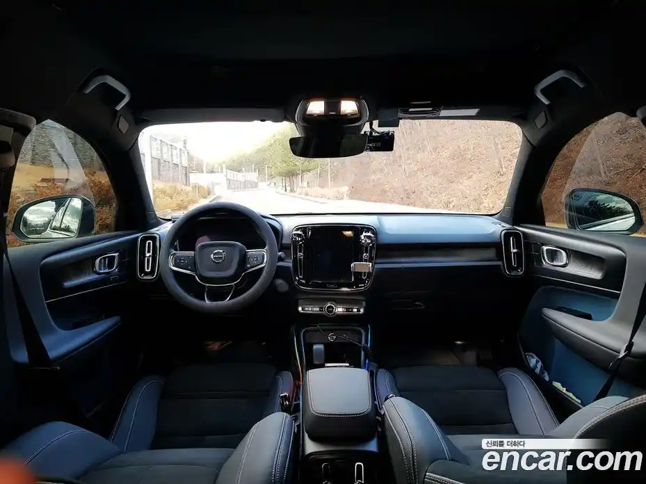 Volvo C40 2022 0.2 Автомат в Москве № 293972, фото 7