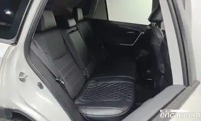 Toyota RAV4 2023 2.5 Автомат в Москве № 302628, миниатюра 2