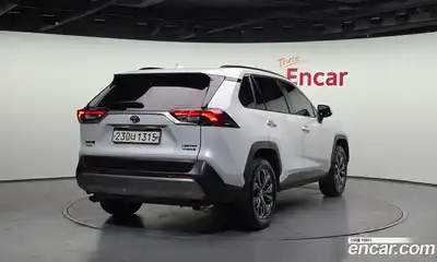 Toyota RAV4 2023 2.5 Автомат в Москве № 302628, миниатюра 5